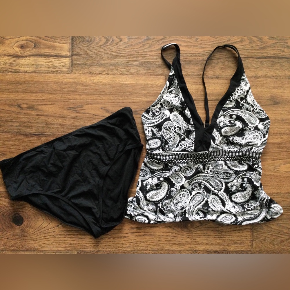 Liz Claiborne 18 W Black and White Tankini Worn Once